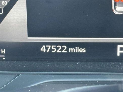 Used 2022 Nissan Pathfinder Platinum AWD/4WD image 17