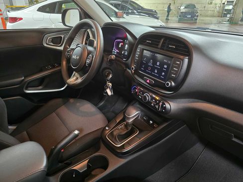 Used 2023 Kia Soul LX image 12