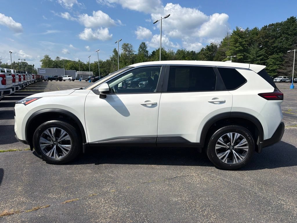 Used 2023 Nissan Rogue SV AWD/4WD image 3