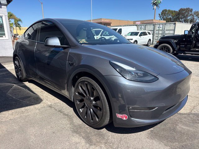 Used 2023 Tesla Model Y Performance AWD/4WD image 3