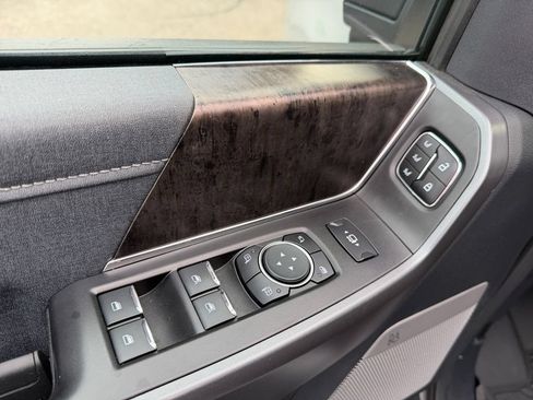 Used 2025 Ford F350 Lariat AWD/4WD image 27