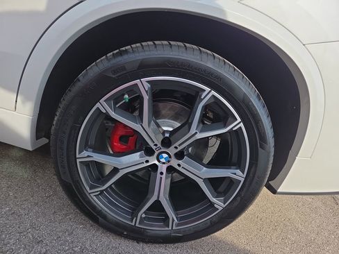 New 2026 BMW X5 xDrive40i w/ Executive Package image 8