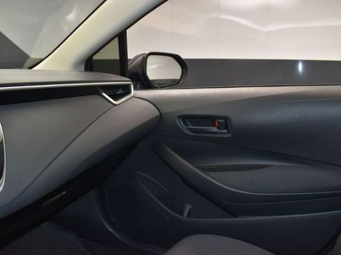 Used 2023 Toyota Corolla LE image 21
