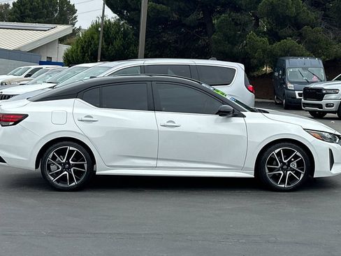 Used 2024 Nissan Sentra SR w/ Lighting Package FWD image 4