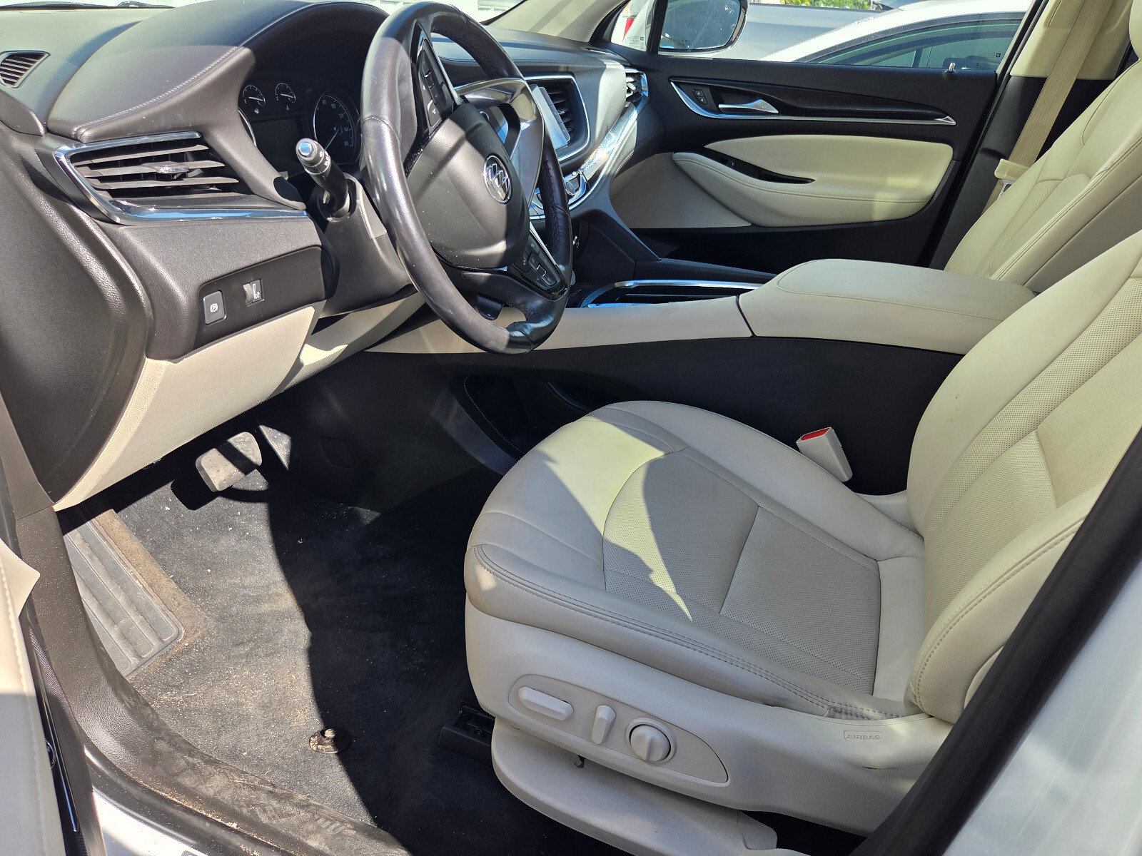 Used 2023 Buick Enclave Essence FWD image 5