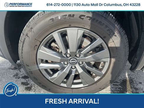 Used 2024 Nissan Pathfinder SV image 10