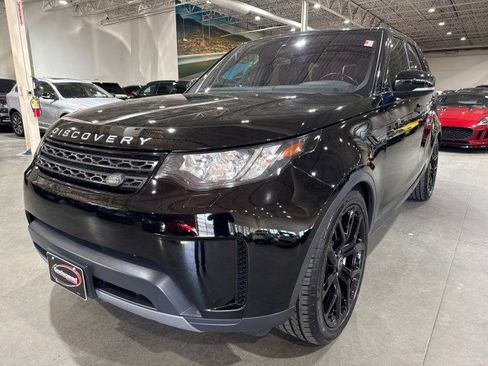 Used 2018 Land Rover Discovery SE image 1