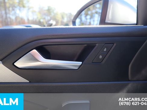 Used 2024 Volkswagen Jetta SE image 16