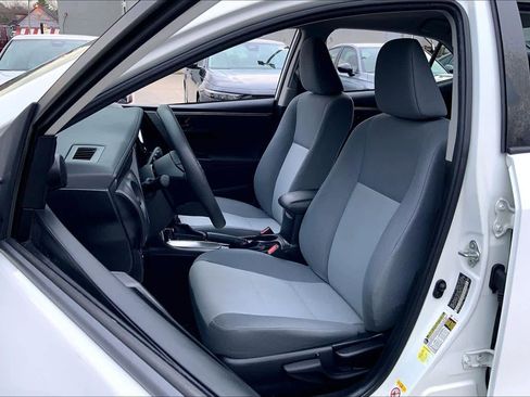 Used 2017 Toyota Corolla L w/ Carpet Mat Package (TMS) FWD image 9