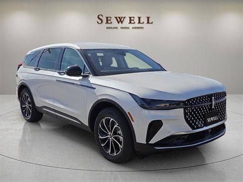 New 2026 Lincoln Nautilus Premier image 6