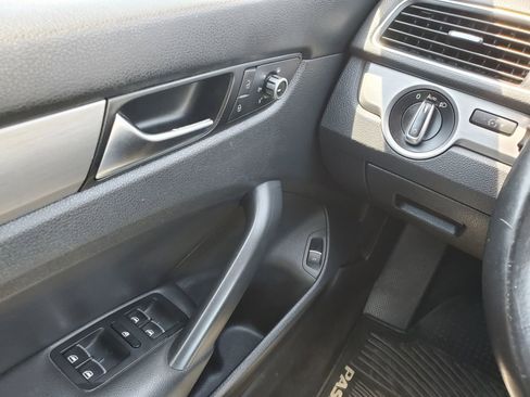 Used 2014 Volkswagen Passat 1.8T SE image 19