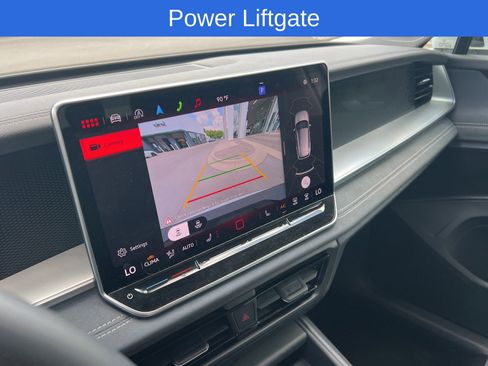 Used 2025 Volkswagen Tiguan SE image 7