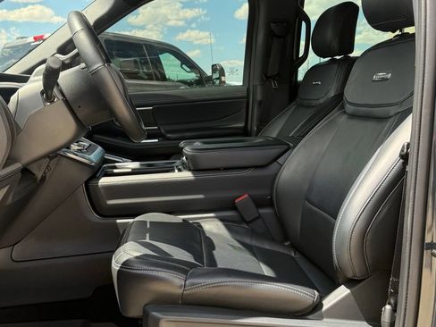 Used 2025 Ford Expedition Max Platinum w/ Stealth Performance Package AWD/4WD image 13