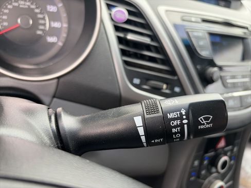 Used 2016 Hyundai Elantra SE image 15