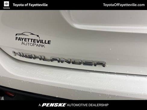 Used 2021 Toyota Highlander XSE image 3