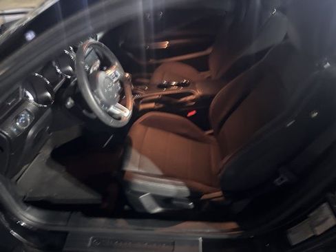 Used 2015 Ford Mustang Coupe image 14