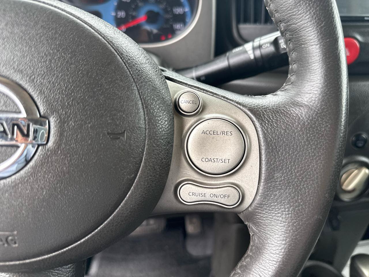 Used 2011 Nissan Cube 1.8 S w/ Interior Designer Pkg FWD image 17
