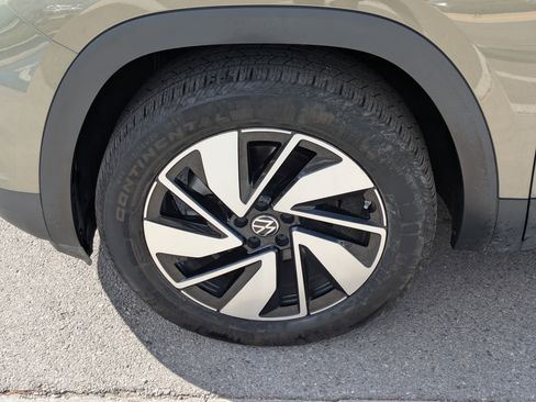 Certified 2025 Volkswagen Atlas SEL AWD/4WD image 14