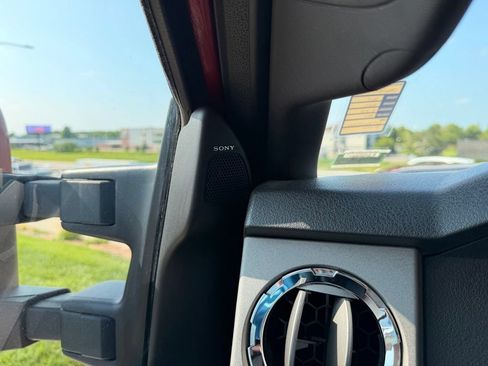 Used 2015 Ford F250 Lariat w/ Lariat Chrome Package AWD/4WD image 30