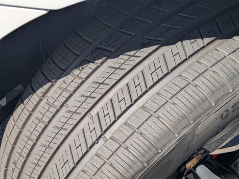 Certified 2025 Porsche Macan S AWD/4WD image 37