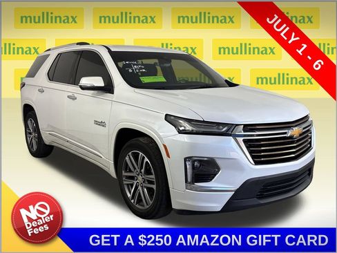 Used 2023 Chevrolet Traverse High Country FWD image 1