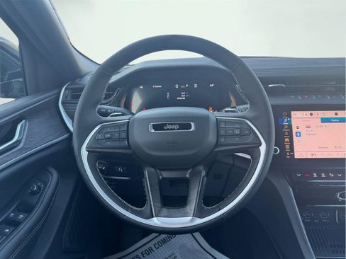 New 2026 Jeep Grand Cherokee Altitude AWD/4WD image 12