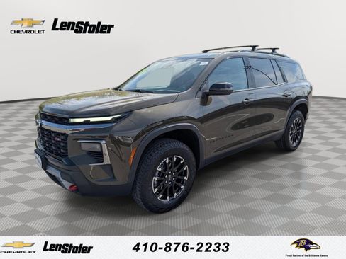 Used 2025 Chevrolet Traverse Z71 w/ LPO, Floor Liner Package AWD/4WD image 1