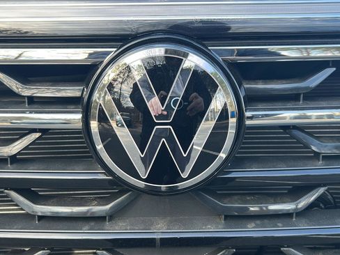 New 2026 Volkswagen Atlas Peak Edition image 10