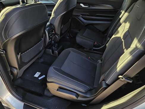 New 2026 Jeep Grand Cherokee L Laredo image 10