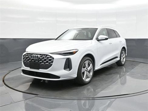 New 2025 Audi Q5 Prestige image 3