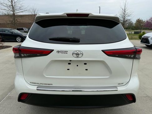 Used 2021 Toyota Highlander XLE image 5