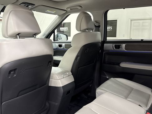 Used 2025 Hyundai Santa Fe Limited image 13