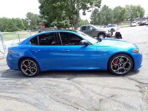 Used 2024 Alfa Romeo Giulia Veloce AWD/4WD image 5