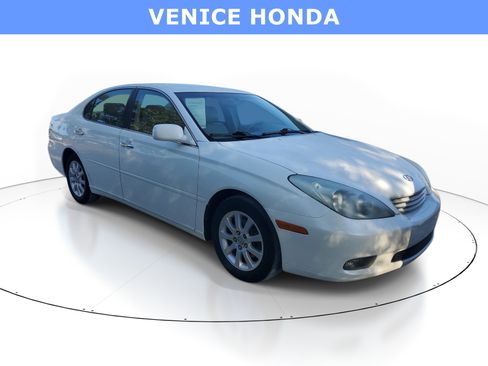 Used 2002 Lexus ES 330 FWD image 1