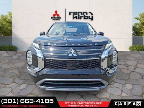 New 2025 Mitsubishi Outlander SE image 2