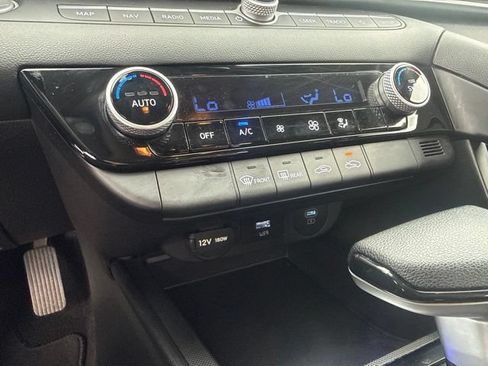 Used 2024 Hyundai Elantra SEL FWD image 31