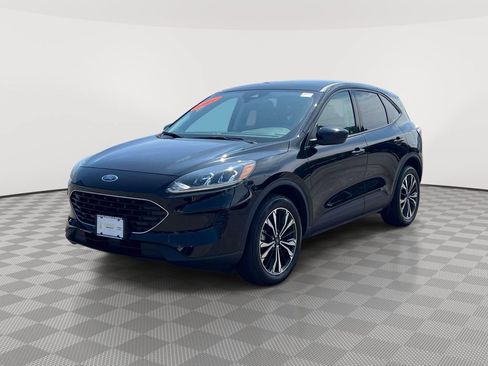 Used 2022 Ford Escape SE w/ SE Sport Appearance Package AWD/4WD image 3