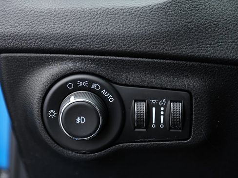 Used 2021 Jeep Compass Limited image 18