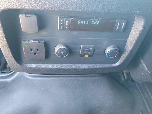 Used 2016 Ford Expedition XLT w/ Equipment Group 202A RWD image 16