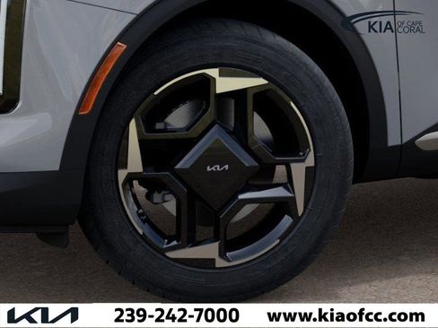 New 2026 Kia Sportage EX w/ EX Panorama Roof Package image 9