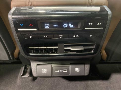 Used 2023 Acura MDX SH-AWD w/ Advance Package image 25