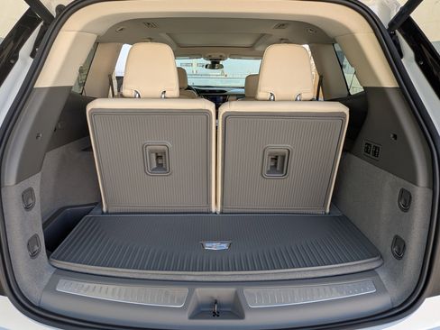 Used 2025 Cadillac XT6 Premium Luxury image 18
