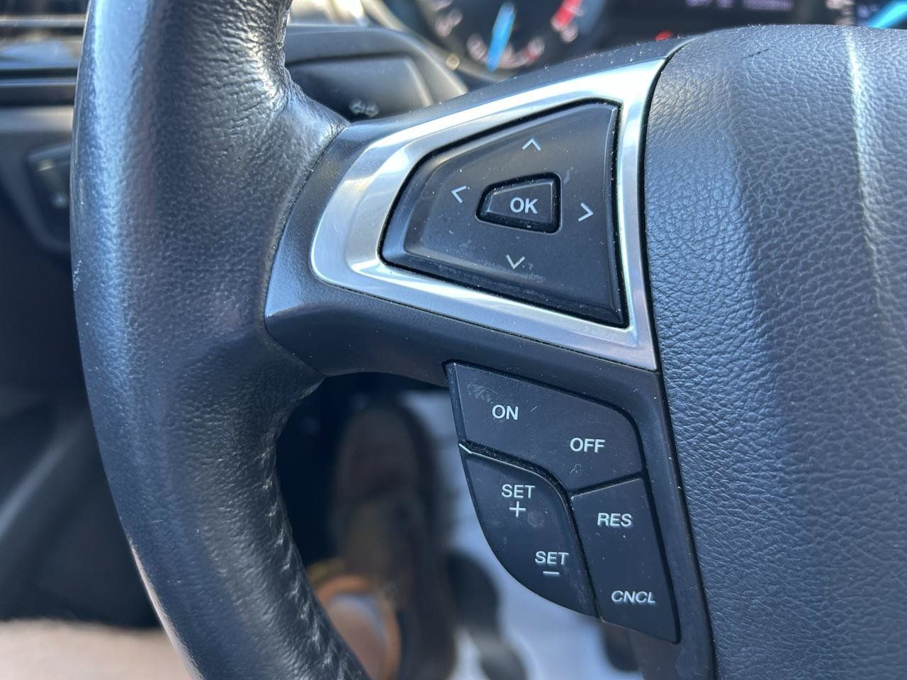 Used 2013 Ford Fusion SE FWD image 18