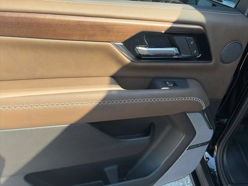 New 2026 GMC Yukon XL Denali Ultimate AWD/4WD image 12