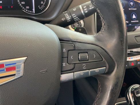 Used 2021 Cadillac XT4 Luxury w/ Cold Weather Package FWD image 15