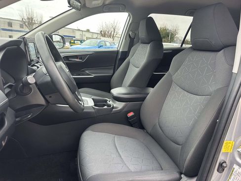 Used 2020 Toyota RAV4 XLE image 15
