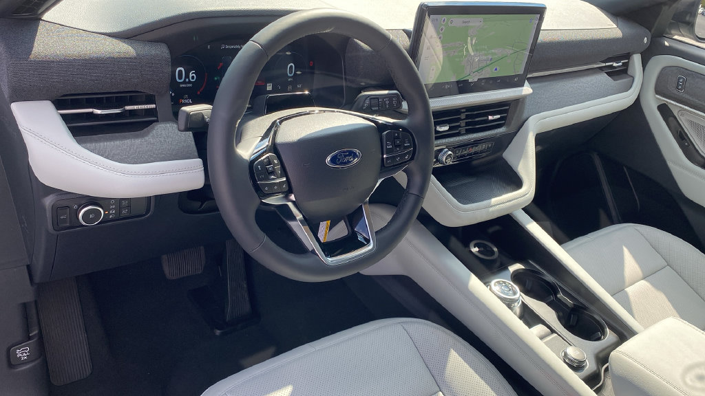 New 2027 Ford Explorer Platinum w/ 3.0L Ultimate Package AWD/4WD image 15