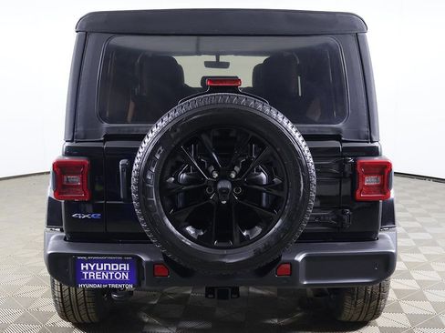 Used 2021 Jeep Wrangler Unlimited Sahara w/ Cold Weather Group AWD/4WD image 11