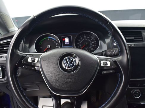 Used 2019 Volkswagen e-Golf SE w/ Driver Assistance Package image 10