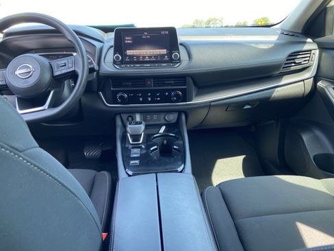 Used 2024 Nissan Rogue S FWD image 12